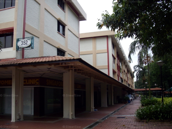 Blk 352 Clementi Avenue 2 Shopping Centre (Clementi), HDB 3 Rooms #202032